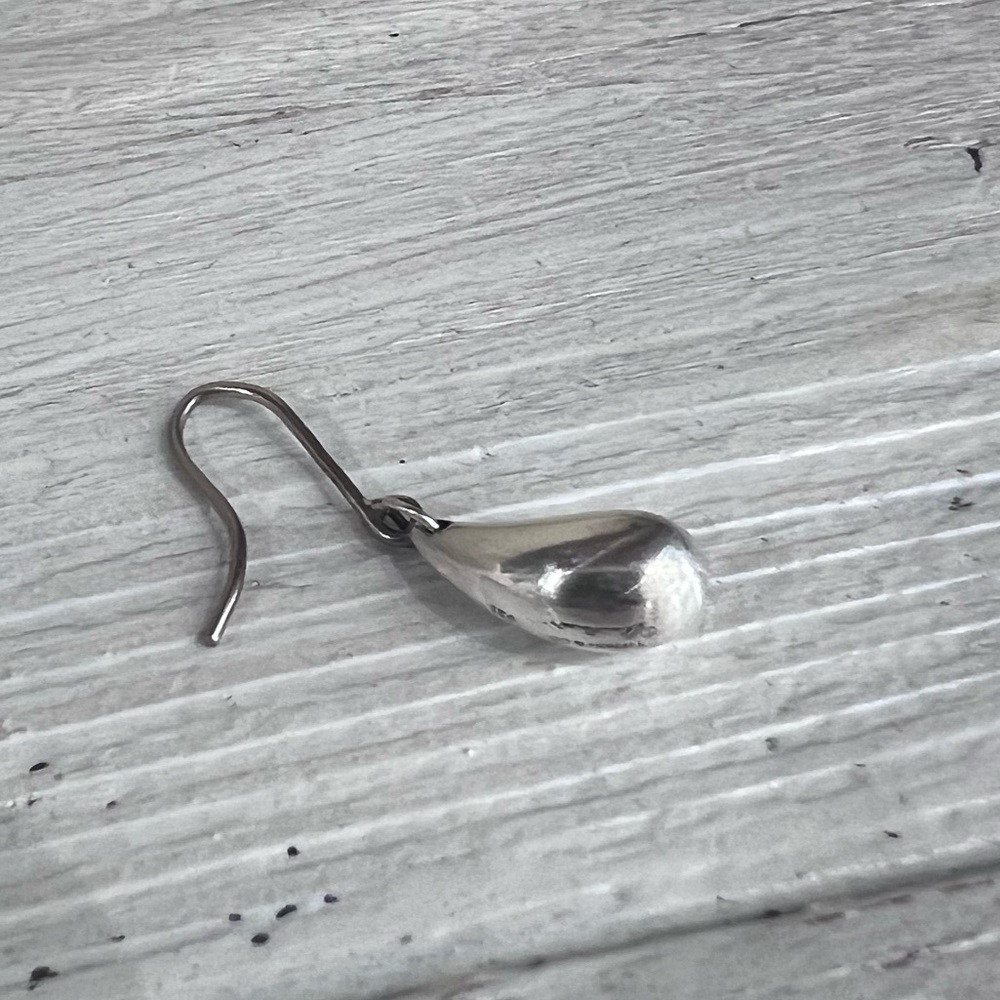 Tiffany & CO Elsa Peretti Single Teardrop Earring
